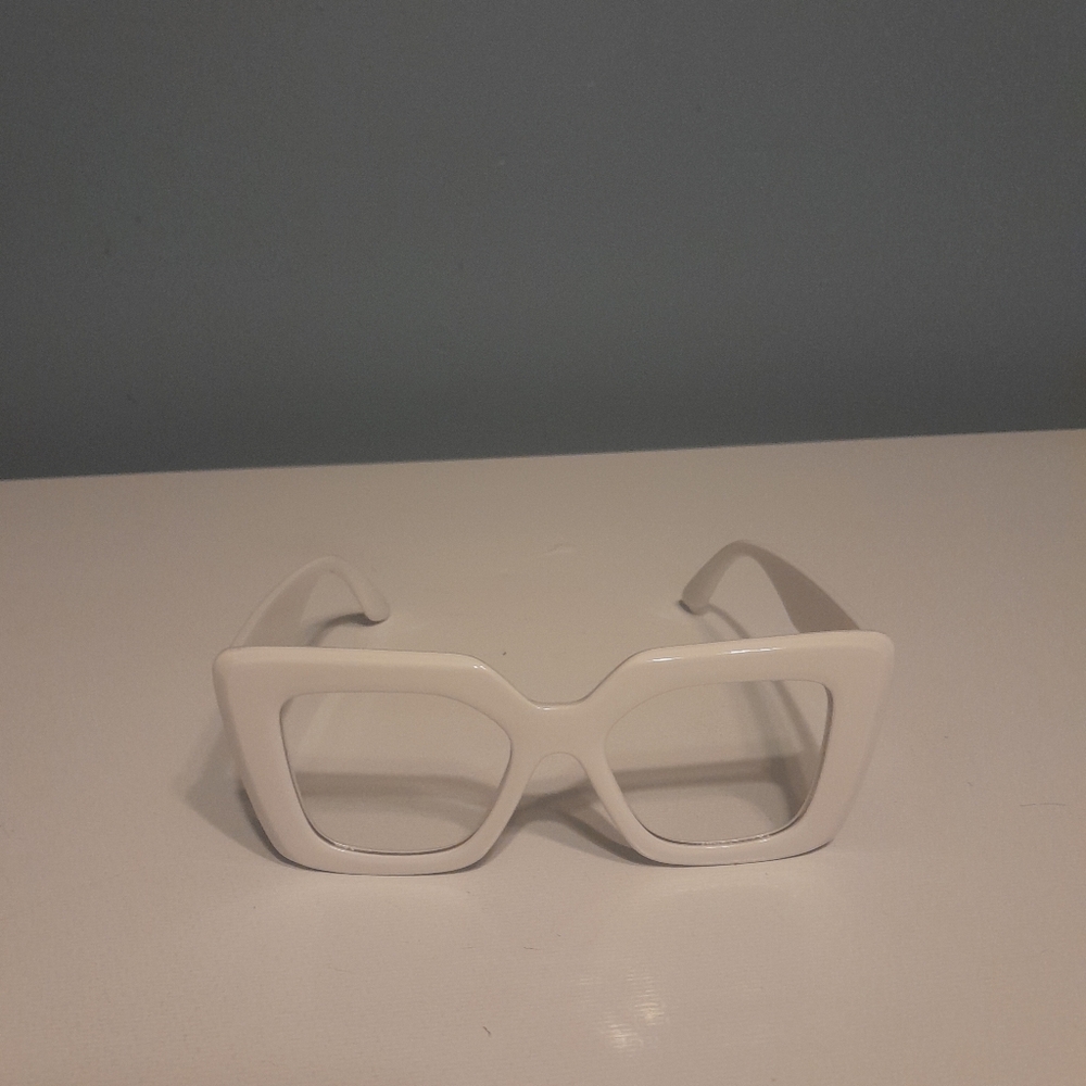 Chic Square Frame Glasses - Picture 2 of 4